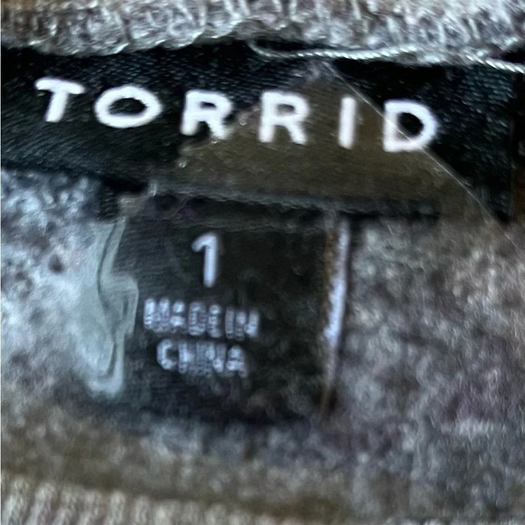 Torrid two tone, very soft sweatshirt, size XL - Picture 2 of 5